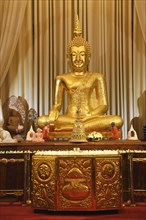 Buddha statue at the Buddhist shrine of Sri Dalada Maligawa
