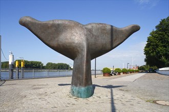 Sculpture Whale fin in waves