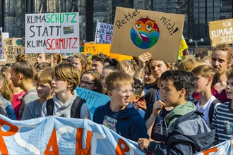 Demonstration of pupils and young people