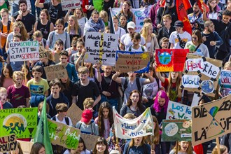 Demonstration of pupils and young people