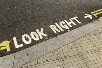 Look right lettering on road