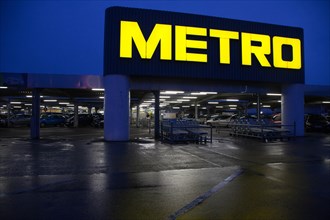 Metro supermarket