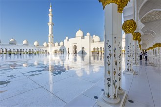 Courtyard of the Sheikh Zayed Mosque