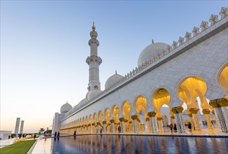 Arcades in the Sheikh Zayed Mosque