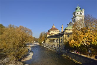 Isar river and Art Deco Mullersches Volksbad