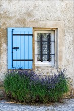 Street with a window in Saint-Remy-de-Provence