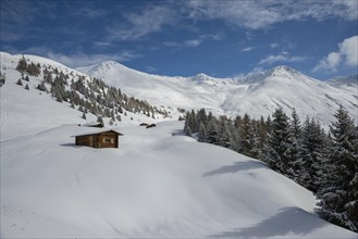 Alpine huts on Mount Tscheyeck with Schafkogel