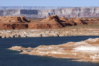 Red Navajo Sandstone cliffs at Lake Powell