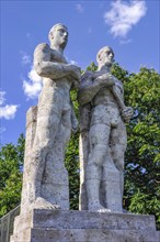 Monumental sculptural group Die Staffellaufer