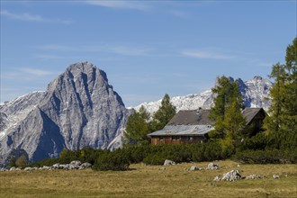 Mountain hut in front of the Spitzmauer mountain