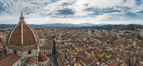 City view with Basilica Santa Croce and Palazzo Vecchio