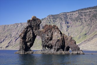 Las Playas Bay with the rock arch Roque de Bonanza