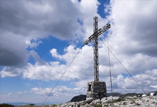 Summit cross on Jakobskogel mountain