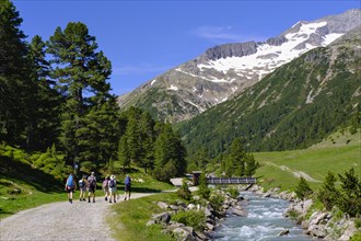 Hiking group at Zamserbach