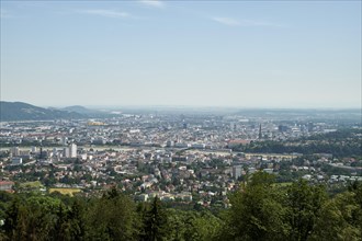 View from Postlingberg to the city of Linz