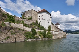 View over the Danube to Veste Niederhaus