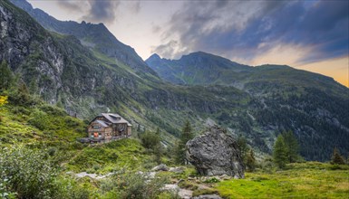 Gollinghutte mountain hut