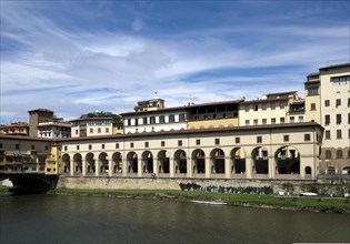 Corridoio Vasariano along the Arno river
