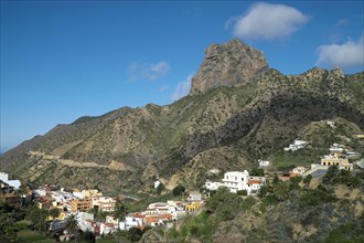 Vallehermoso with the rock massif Roque Cano