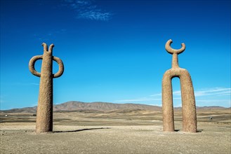 Tutelares sculptures on Pan-American Highway