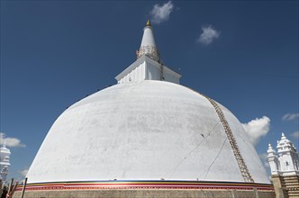 Ruwanwelisaya or Ruwanweli Maha Seya Stupa
