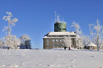 Astenturm with weather station in snow