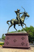 Equestrian monument on National Highway 7