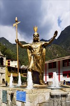 Village square with Inca statue