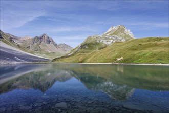View from Aelplisee lake to Parpan Weisshorn and Rothorn mountains