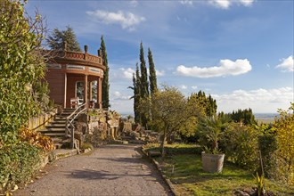 Spa gardens