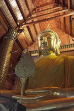 Giant Buddha in Wat Phanan Choeng temple