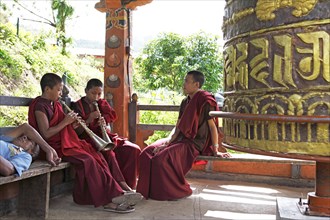Monks playing Gyalings