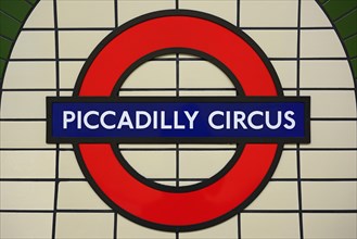 Piccadilly Circus underground station sign