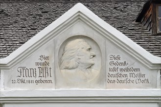 Franz Liszt relief above the entrance to the Liszt Museum