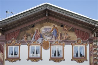 House facade with Luftlmalerei wall paintings