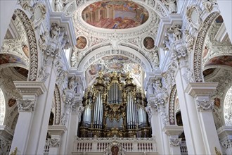 Organ in the Cathedral of St. Stephen