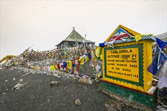The milestone on top of Taglang La