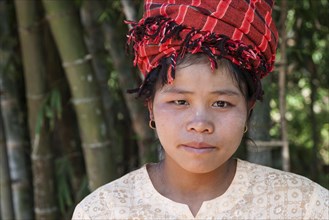 Local woman from the tribe of the Shan