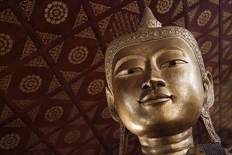 Bronze head of Buddha at Wat Jong Kham