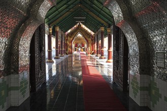 Entrance to the Kuthodaw Pagoda and Maha Lawka Marazein Pagoda