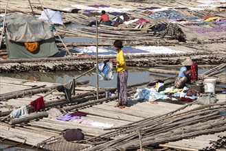 Life on bamboo rafts by the river Irrawaddy