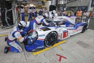 Pitstop of Toyota TS 040