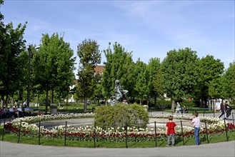 Children at the Triton and Nymphs Fountain