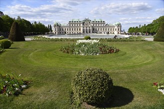 Belvedere Palace with fountain and park