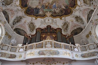 Organ gallery with organ by Johann Philipp Stumm