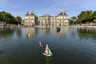 Pond and Luxembourg Palace in the Jardin du Luxembourg