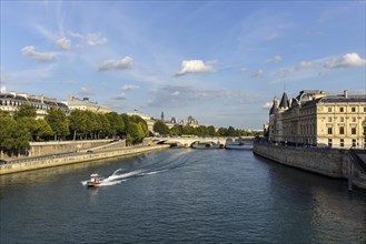 View from Pont Neuf across the Seine towards the Conciergerie