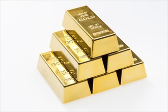 Pyramid of 200g gold bars