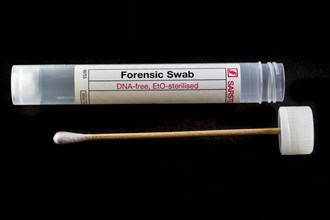 Forensic cotton swab for securing DNA