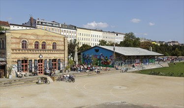 Gorlitzer ParkÂ in Kreuzberg with Das Edelweiss cafe